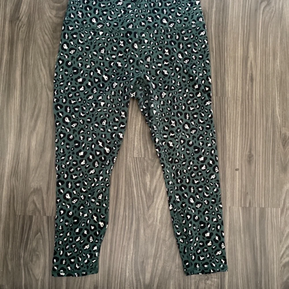 fabletics - Picture 2 of 3